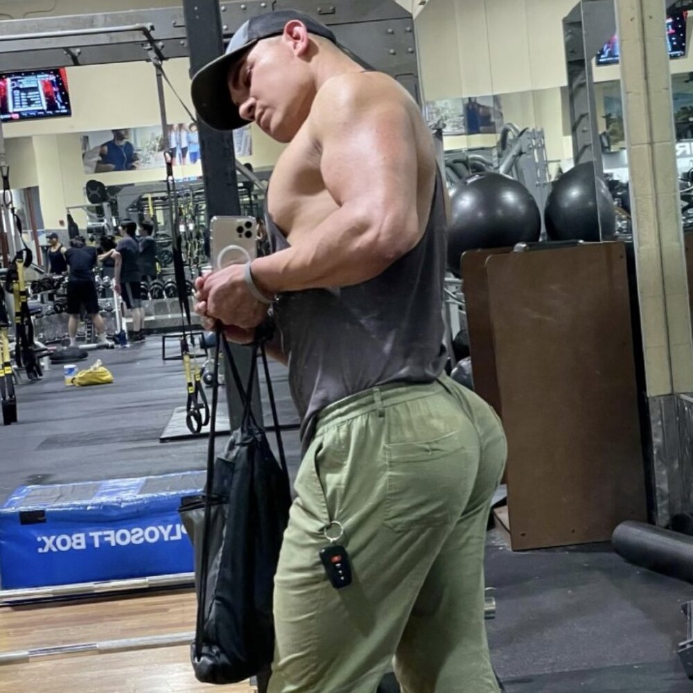 Meet your Posher, Gio